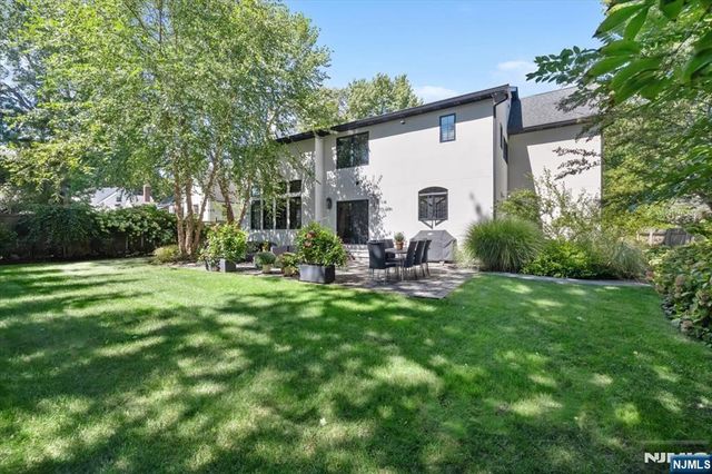 10 Day Avenue, Tenafly, NJ 07670