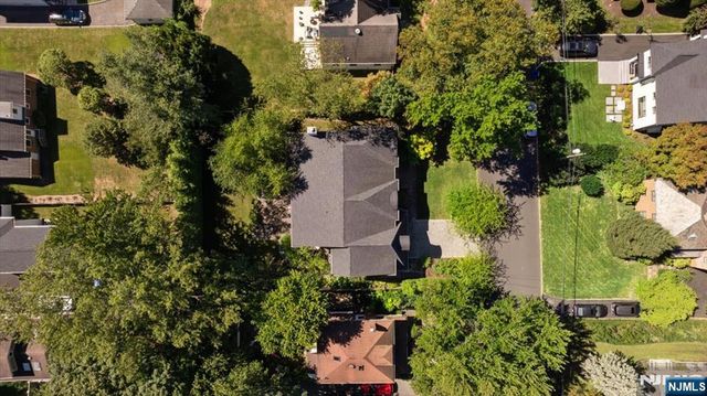 10 Day Avenue, Tenafly, NJ 07670
