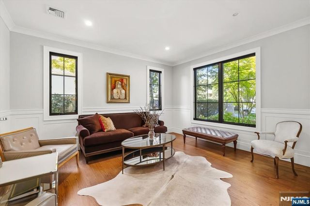 10 Day Avenue, Tenafly, NJ 07670