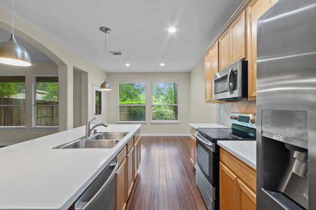 142 W Burberry Circle, The Woodlands, TX 77384