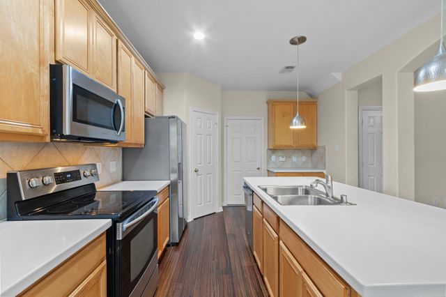 142 W Burberry Circle, The Woodlands, TX 77384