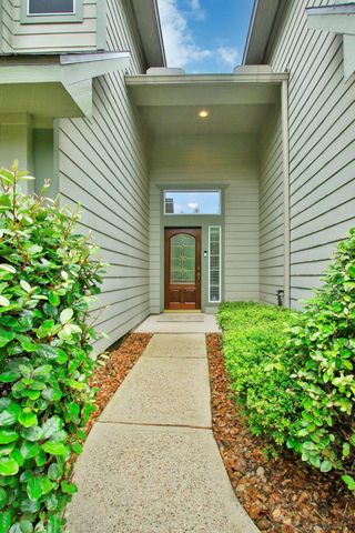 142 W Burberry Circle, The Woodlands, TX 77384