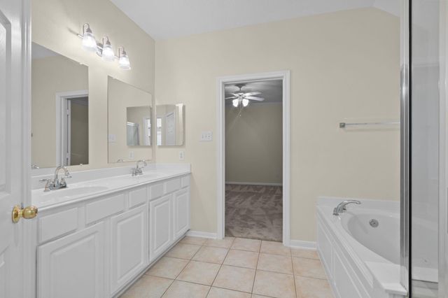 142 W Burberry Circle, The Woodlands, TX 77384