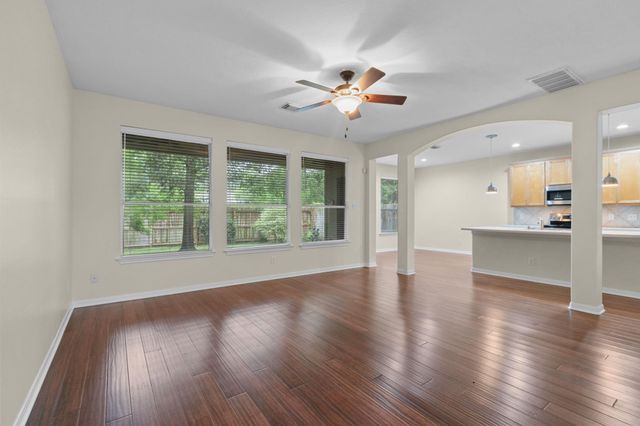 142 W Burberry Circle, The Woodlands, TX 77384