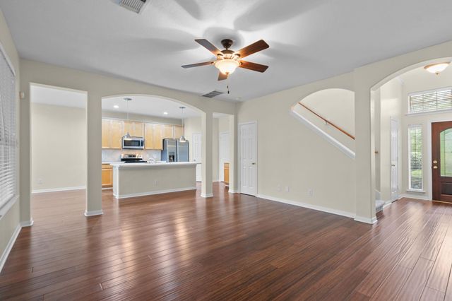 142 W Burberry Circle, The Woodlands, TX 77384