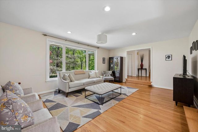 774 ROBINHOOD RD, Bryn Mawr, PA 19010