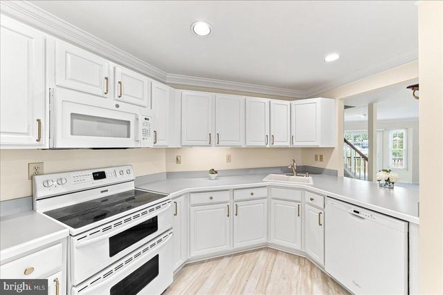 402 SUMNER WAY, West Chester, PA 19382