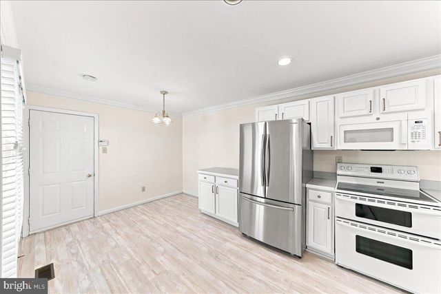 402 SUMNER WAY, West Chester, PA 19382