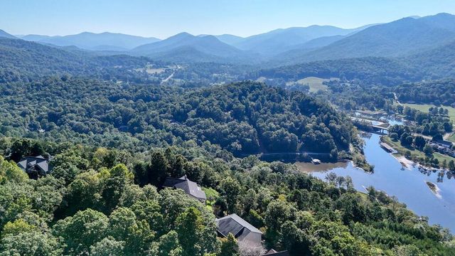 1722 Victoria Woods Circle, Hiawassee, GA 30546