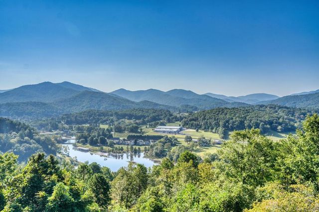 1722 Victoria Woods Circle, Hiawassee, GA 30546