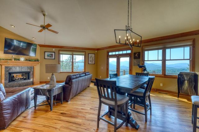 1722 Victoria Woods Circle, Hiawassee, GA 30546
