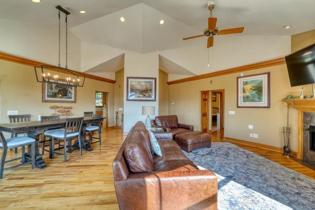 1722 Victoria Woods Circle, Hiawassee, GA 30546