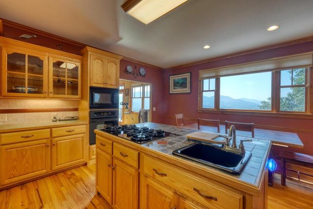 1722 Victoria Woods Circle, Hiawassee, GA 30546