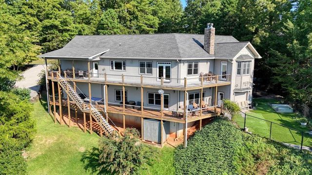 1722 Victoria Woods Circle, Hiawassee, GA 30546