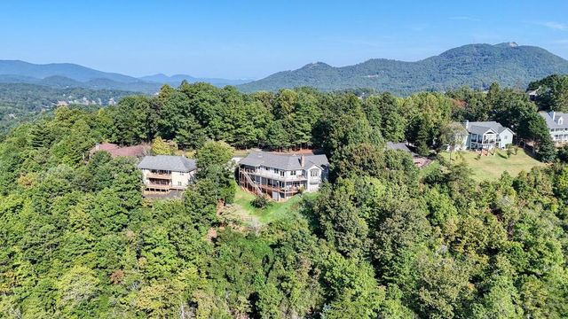 1722 Victoria Woods Circle, Hiawassee, GA 30546