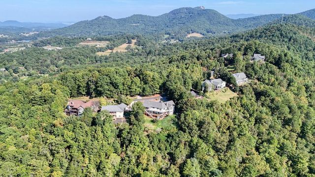 1722 Victoria Woods Circle, Hiawassee, GA 30546