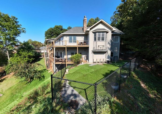 1722 Victoria Woods Circle, Hiawassee, GA 30546