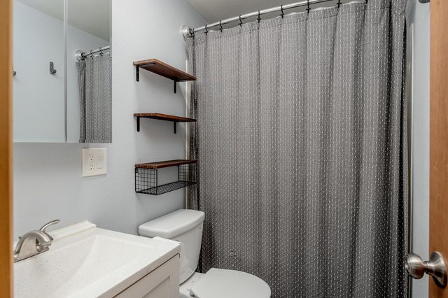 2134 NOAH COURT, North Pole, AK 99705