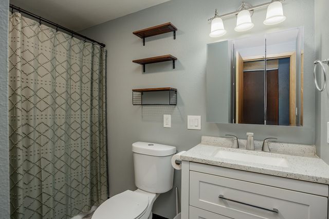 2134 NOAH COURT, North Pole, AK 99705