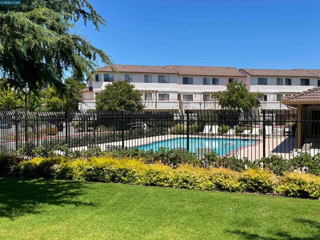 5050 Valley Crest Dr. 66, Concord, CA 94521
