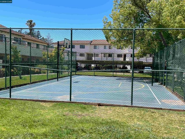 5050 Valley Crest Dr. 66, Concord, CA 94521
