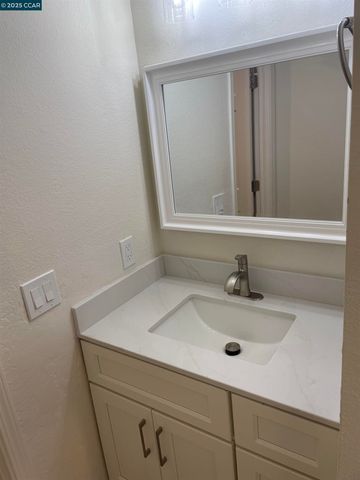 5050 Valley Crest Dr. 66, Concord, CA 94521