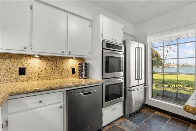 8908 Glacier Avenue, Texas City, TX 77591