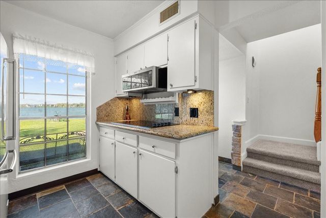 8908 Glacier Avenue, Texas City, TX 77591