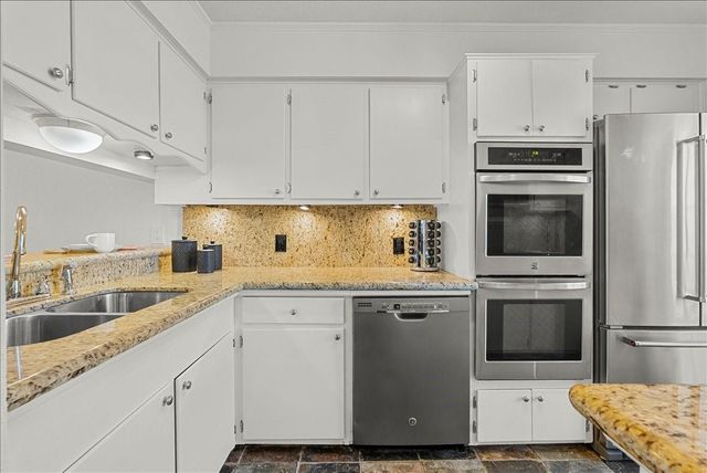 8908 Glacier Avenue, Texas City, TX 77591