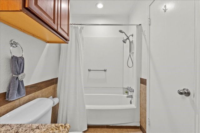 8908 Glacier Avenue, Texas City, TX 77591