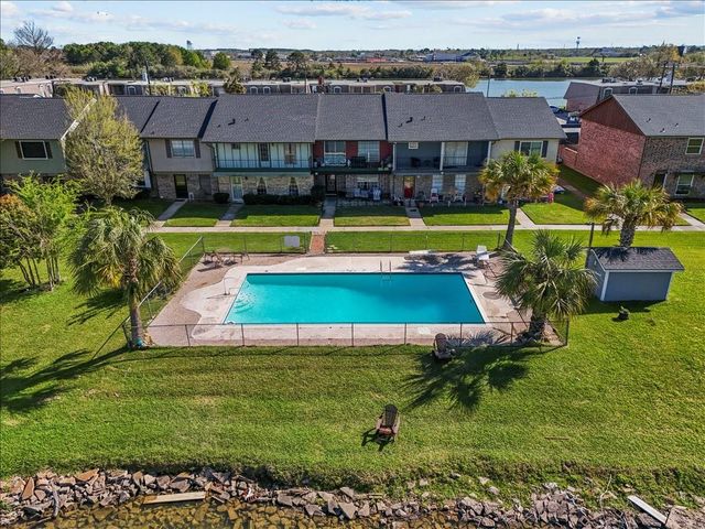 8908 Glacier Avenue, Texas City, TX 77591