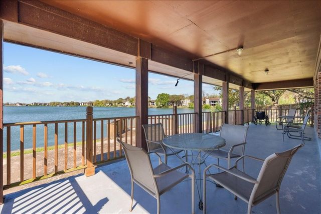 8908 Glacier Avenue, Texas City, TX 77591