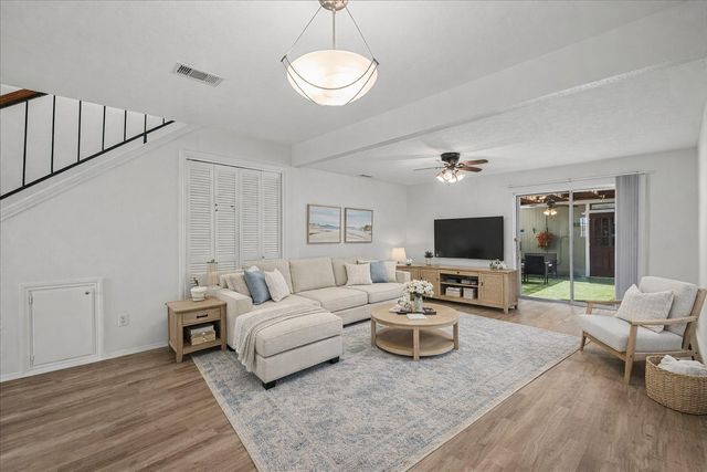 8908 Glacier Avenue, Texas City, TX 77591