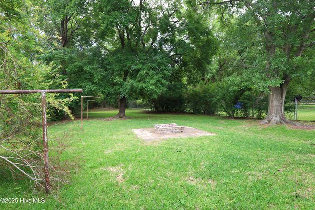 420 New River Drive, Jacksonville, NC 28540