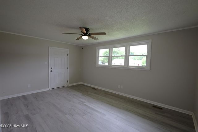 420 New River Drive, Jacksonville, NC 28540