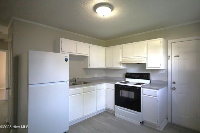 420 New River Drive, Jacksonville, NC 28540