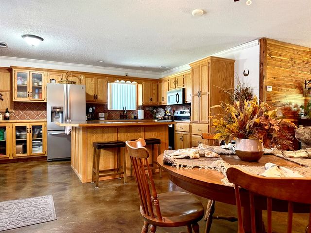 2393 Crow Mountain Road, Russellville, AR 72802
