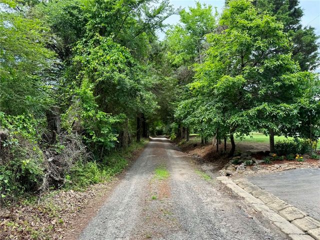 2393 Crow Mountain Road, Russellville, AR 72802
