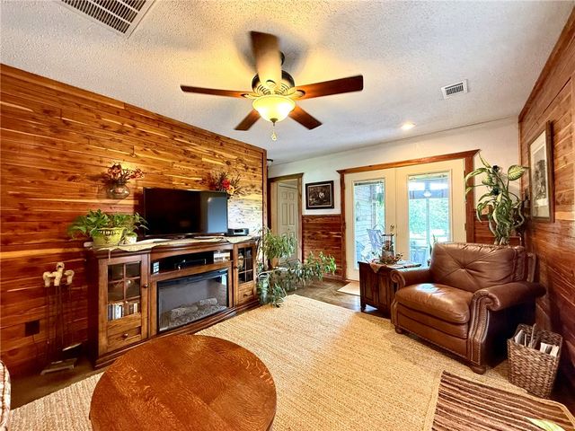 2393 Crow Mountain Road, Russellville, AR 72802