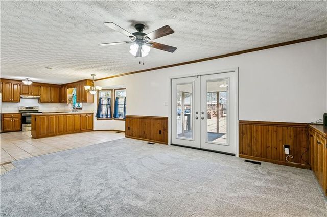 13 Fields DR, Hampton, VA 23664