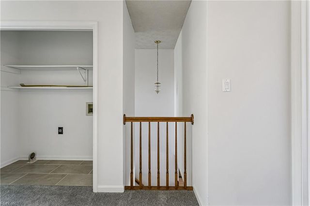 13 Fields DR, Hampton, VA 23664