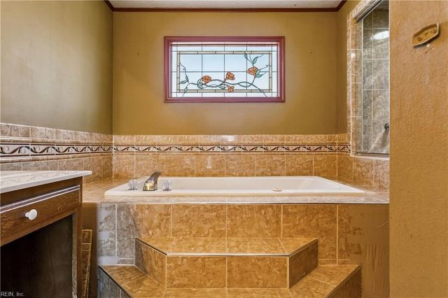 13 Fields DR, Hampton, VA 23664