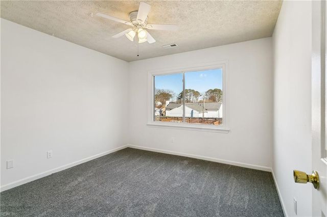 13 Fields DR, Hampton, VA 23664