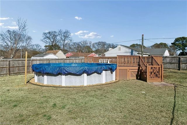 13 Fields DR, Hampton, VA 23664