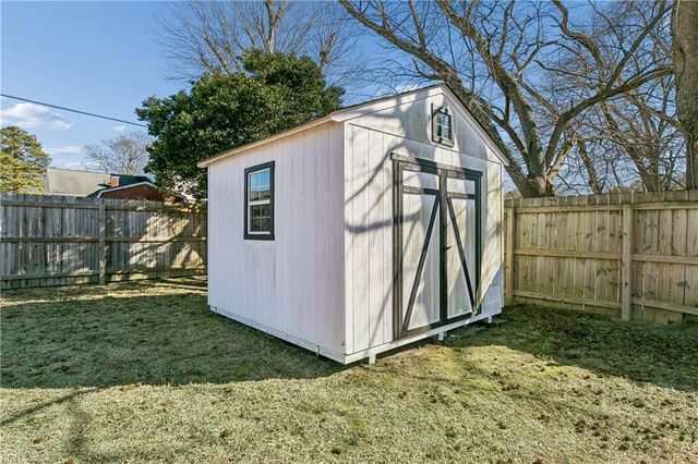 13 Fields DR, Hampton, VA 23664