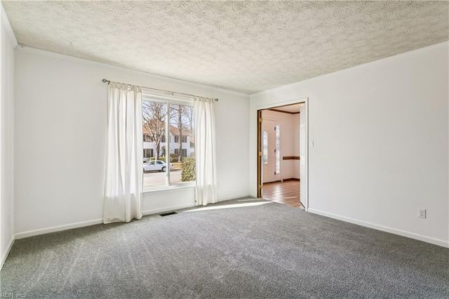 13 Fields DR, Hampton, VA 23664