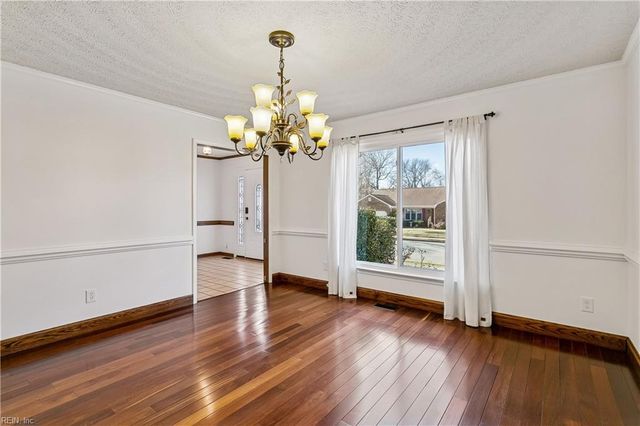 13 Fields DR, Hampton, VA 23664