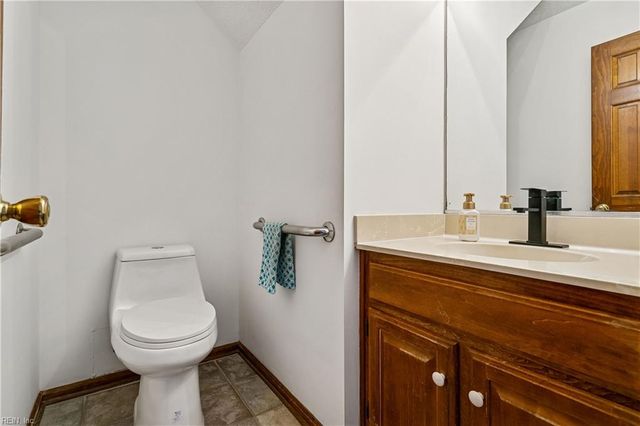 13 Fields DR, Hampton, VA 23664