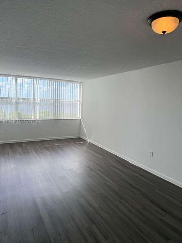 1200 NE Miami Gardens Dr 812W, Miami, FL 33179