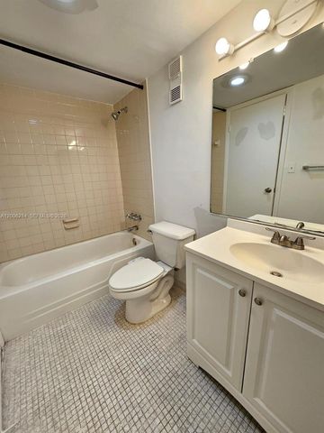 1200 NE Miami Gardens Dr 812W, Miami, FL 33179